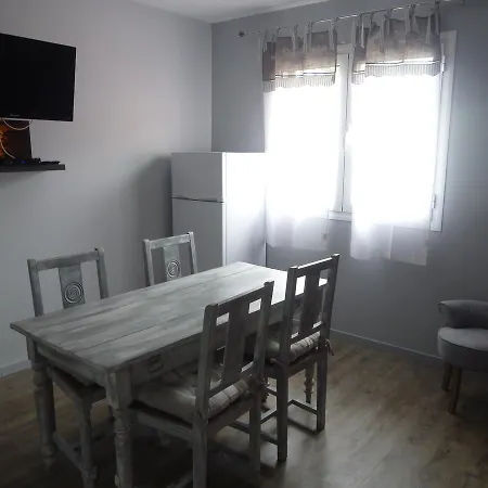 Chez Augustin Bed & Breakfast 3*