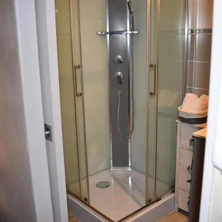 Chez Augustin Bed & Breakfast 3*